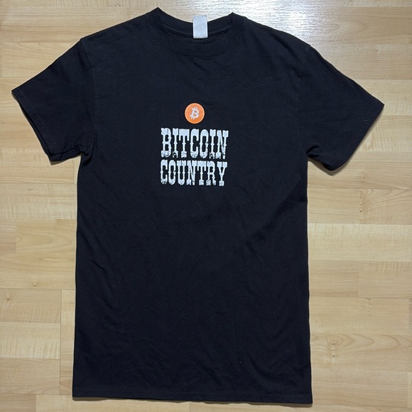 mr tshirt Tops - Bitcoin country tee